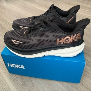 HOKA Clifton 9 - Women’s size 10B